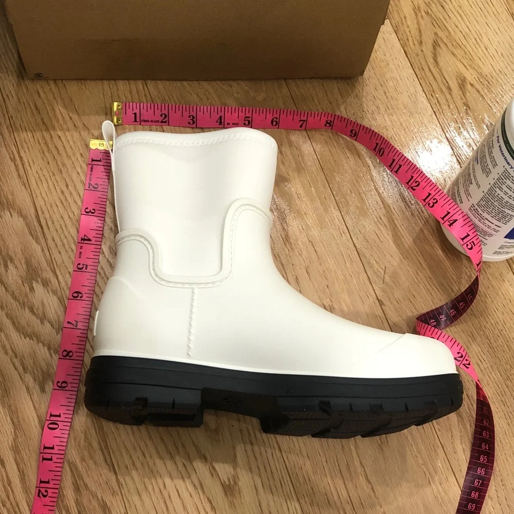 NIB UGG Droplet Mid Rain Boots Size 9 White